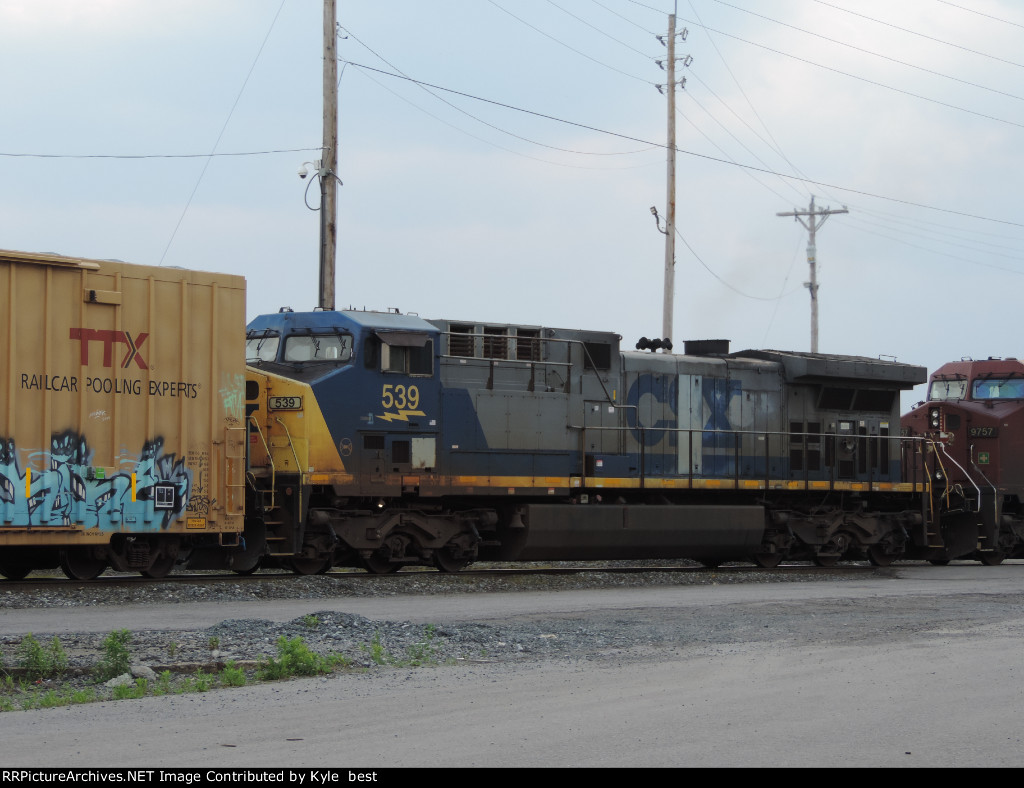 CSX 539 on Q560 